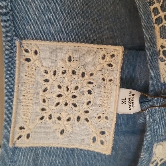 💕JOHNNY WAS💕 Thalassa Pieced Button-down Shirt Lace Detail Chambray Blue NWT - Picture 14 of 16